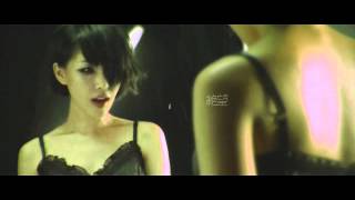 k-pop idol star artist celebrity music video Loona