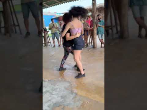 Mari Brasil e Géssica Barreto - Forró