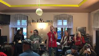 Last Rebel - U vlaku