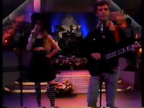 ALEX Y CHRISTINA  CHAS Y APAREZCO A TU LADO.avi