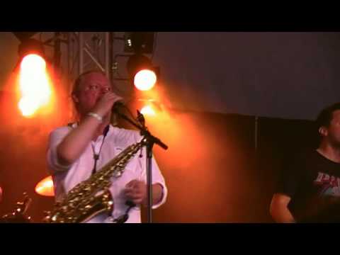 Andra Generationen - Siki Baba and Caje Sukarije at Lowlands Festival 2010.MP4