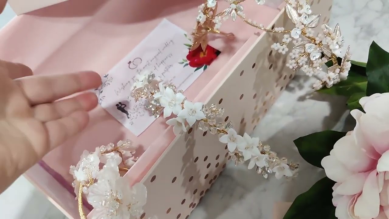 The most beautiful floral Headband for your Wedding day [Bridal fashion trends 2022 - 2023]