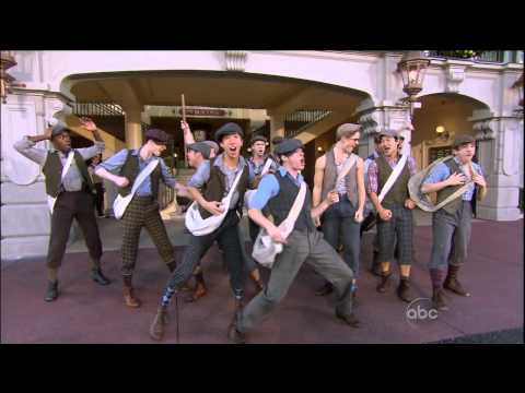 Disney XmasDay Parade 2012 Newsies