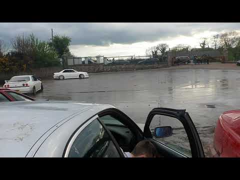 Toyota chaser and r33 skyline drifting