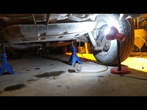 Purgar frenos sin ayudante usando un compresor de nevera o heladera.