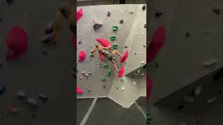 Amazing movement on this new pink bloc 🤩🌸 #climbing #bouldering #fypシ