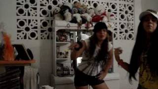 momo and lolo dancing