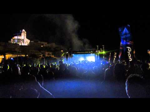 Fatboy Slim takes to the stage, IMS 2013