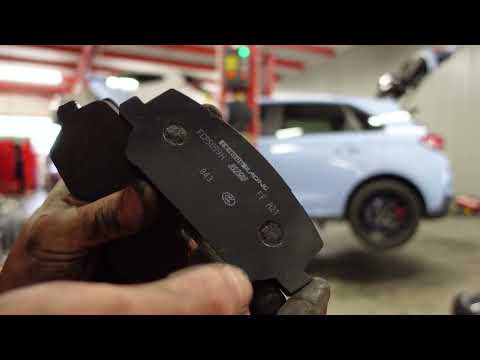 Changing front brake pads on a Hyundai i30n Performance