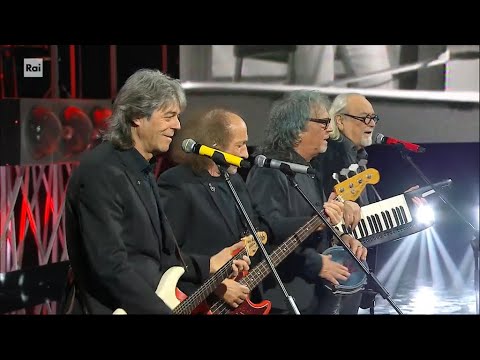 Camaleonti cantano "L'ora dell'amore" e "Eternità" - I migliori anni - 04/05/2024