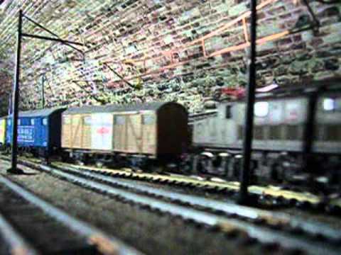 Merci con E. 626 ricevuto sul binario di precedenza dispari