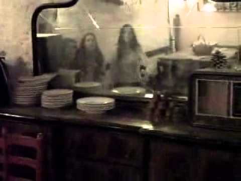 The girl in the painting (English Film)