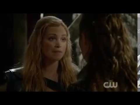 clarke and lexa first kiss