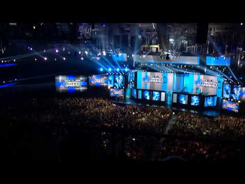 AMAs audience view Diana Ross presents Taylor Swift the Dick Clark Award