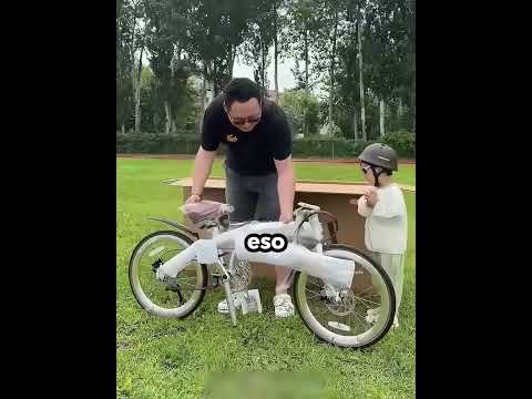 ¿Por Qué Este Papá Compró una Bici Tan Grande para su Pequeño?