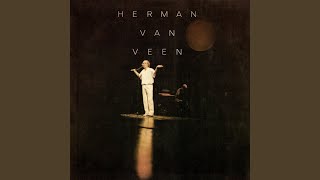 Hun eerste woning Music Video