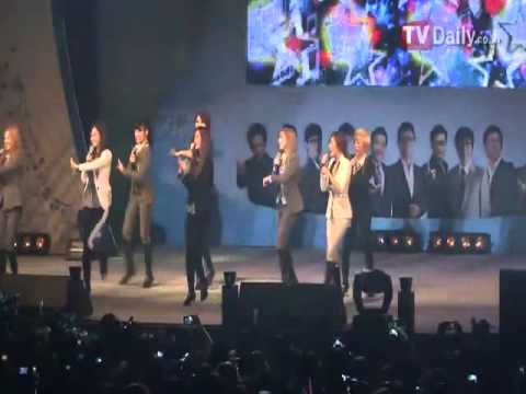 111122 SNSD @ Valkyrie Concert Performance - Genie