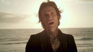 Buckcherry - Dreamin' of you (Official Music Video)