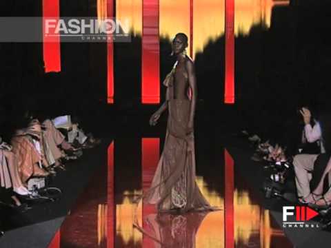 "Valentino" Fashion Show Haute Couture Women Autumn Winter 2003 2004 Paris 4 of 5
