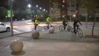 preview picture of video 'City Tour nocturno en bicicleta por Santiago / Chile / Night City Tour on Bike'