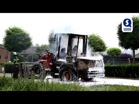 Shovel volledig uitgebrand op Dazingstraat in Liempde