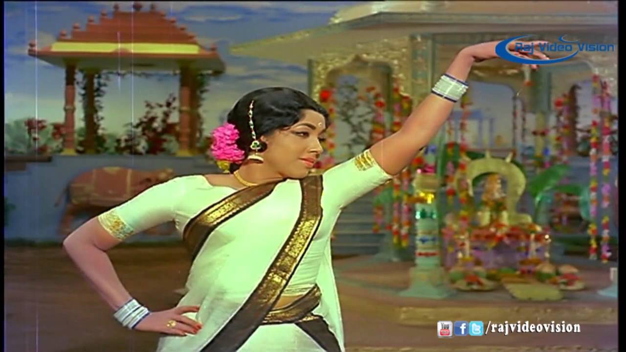 Azhagiya Megangal Vanathil Song Lyrics | Ganga Gowri