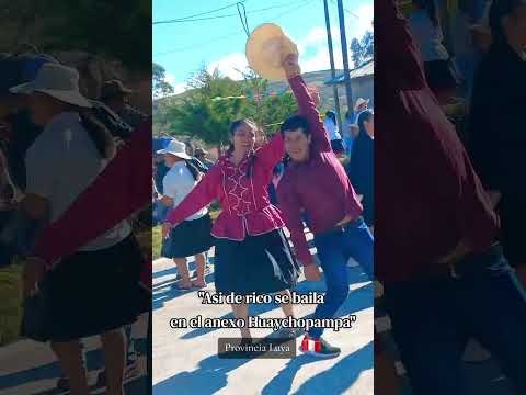 Baile de comunidades en el anexo "Huaychopampa",provincia Luya,región Amazonas.