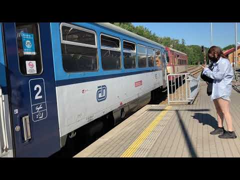 Šukafon 810 622-1 s vozem 010 na Os ve Dvoře Králové nad Labem 6.7.2021 (4K)