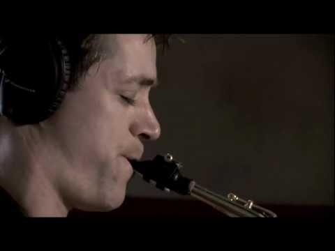 Closer (Ne-Yo) - with alto sax solo