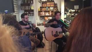Frank Iero – Joyriding (Acoustic Live Session in Paris at Bears and Raccoons 09.09.2016)
