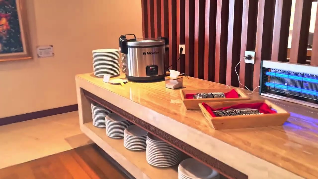 Saphire Blue Sky Lounge