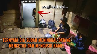 Download lagu CAMPING HOROR PEREMPUAN ITU MENGETUK DAN MENGUSIR KAMI DARI RUMAH INI TERNYATA DIA SUDAH MENINGGAL!! mp3
