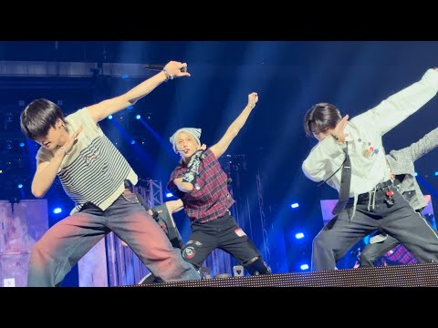 God's Menu - Stray Kids / Music Bank Paris La Défense Arena 08.04.2023 Fancam