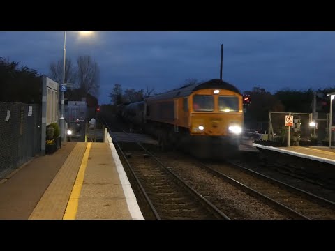 66745 & 66705 'Golden Jubilee' operating 3S01 pass Eccles Road at 16:33 08/11/25