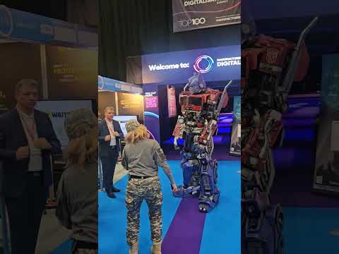 Transformers in Birmingham NEC! Wow 🤩 #Transformers #Birmingham #NEC #Robots #Wow