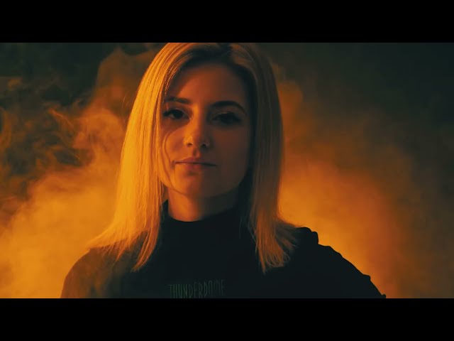 Video zu 'Danger' ansehen