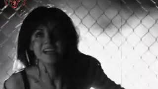 Iron Maiden - Bring Your Daughter...To The Slaughter
