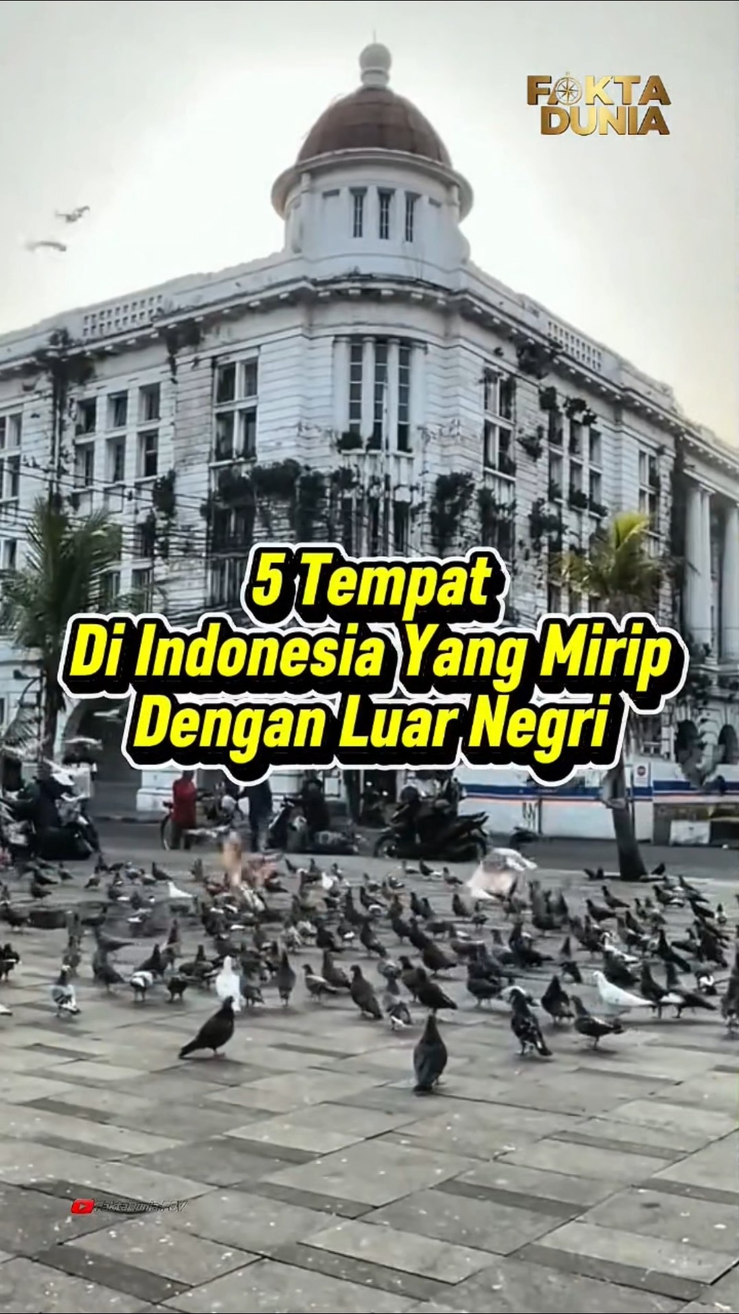 Siapa sangka Indonesia punya spot-spot kece yang bikin kita merasa lagi di luar negeri! Salah satunya Kampung Warna-Warn...
