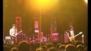 Mexicolas performing Easy Smile at Studio Coast, Tokyo.