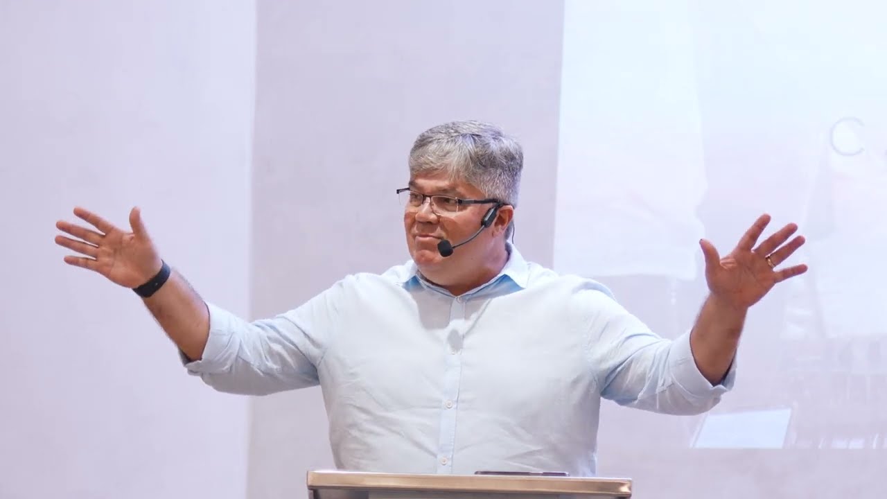 Quem é Jesus? - Pr. Leandro Tinoco - 1 Timóteo 2:5-6, 3:16, 6:15-16; 2 Timóteo 2:11-13