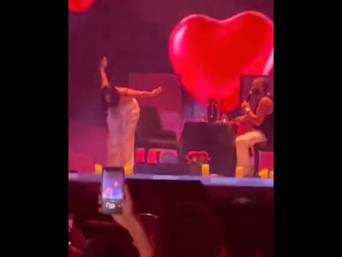 تامر حسني يجبر بخاطر معجبة في حفل العلمين الجديدة بسبب فيديو على «تيك توك وفيت بوعدي