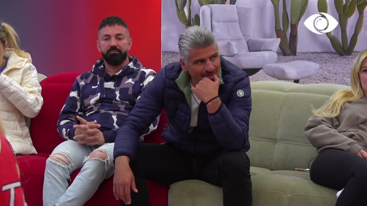 Loja Hamleys/ Banorët ndahen në dy grupe, kush fiton lojën me Lego, zgjedh liderin