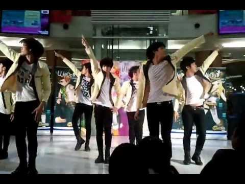 E-GIEN cover U-KISS - Neverland+Believe @Wedo Stage 5  031112