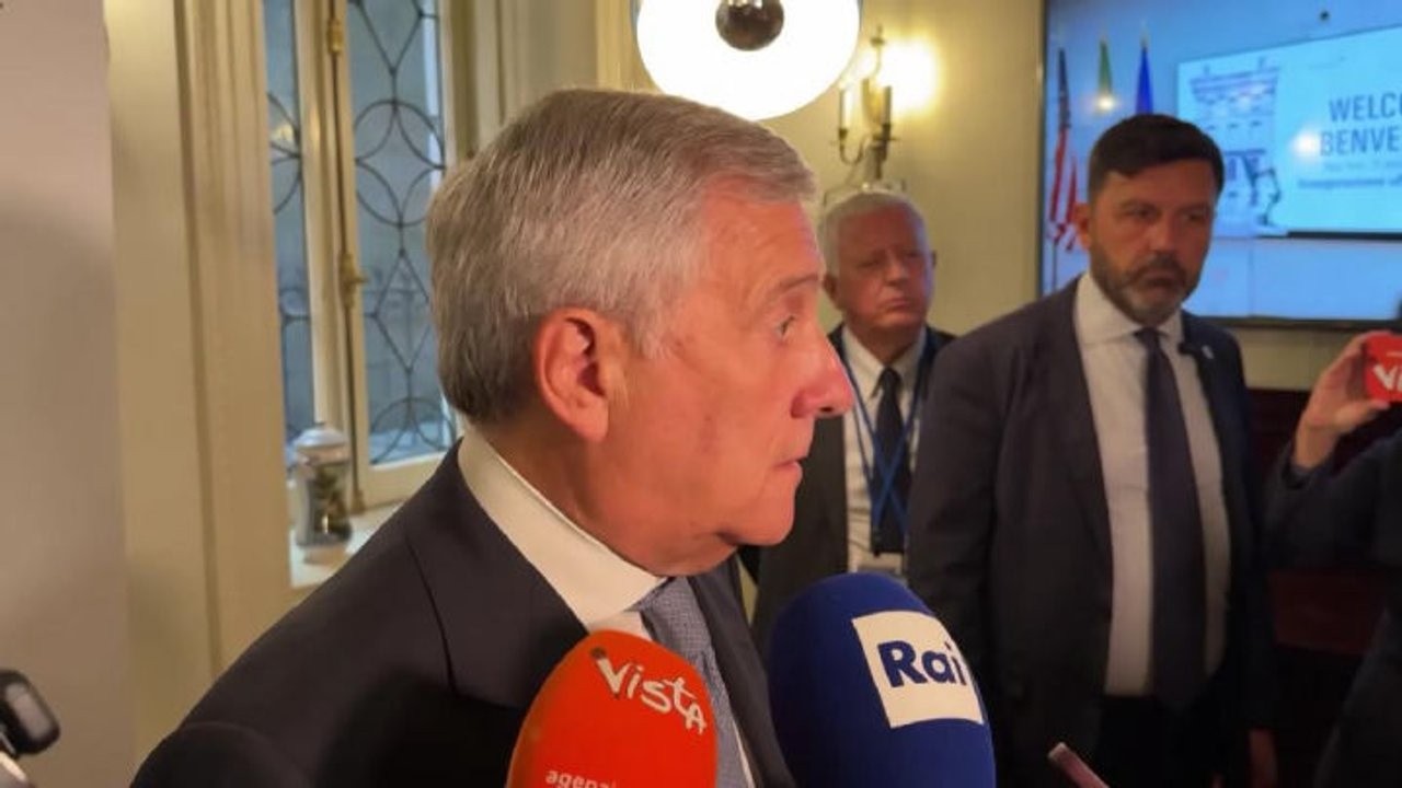 Tajani: Necessario dialogo con Iran, incontrerò Ministro degli Esteri per Hormuz