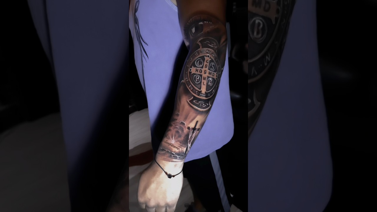 #tattoo #asmr #tatuagem Tatuagem religiosa processo em 1min.