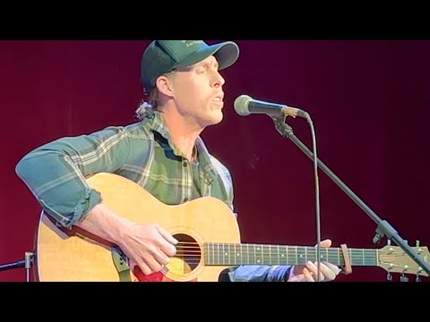 Oberlin Conservatory tenor meets Santa Monica coffee house open mic