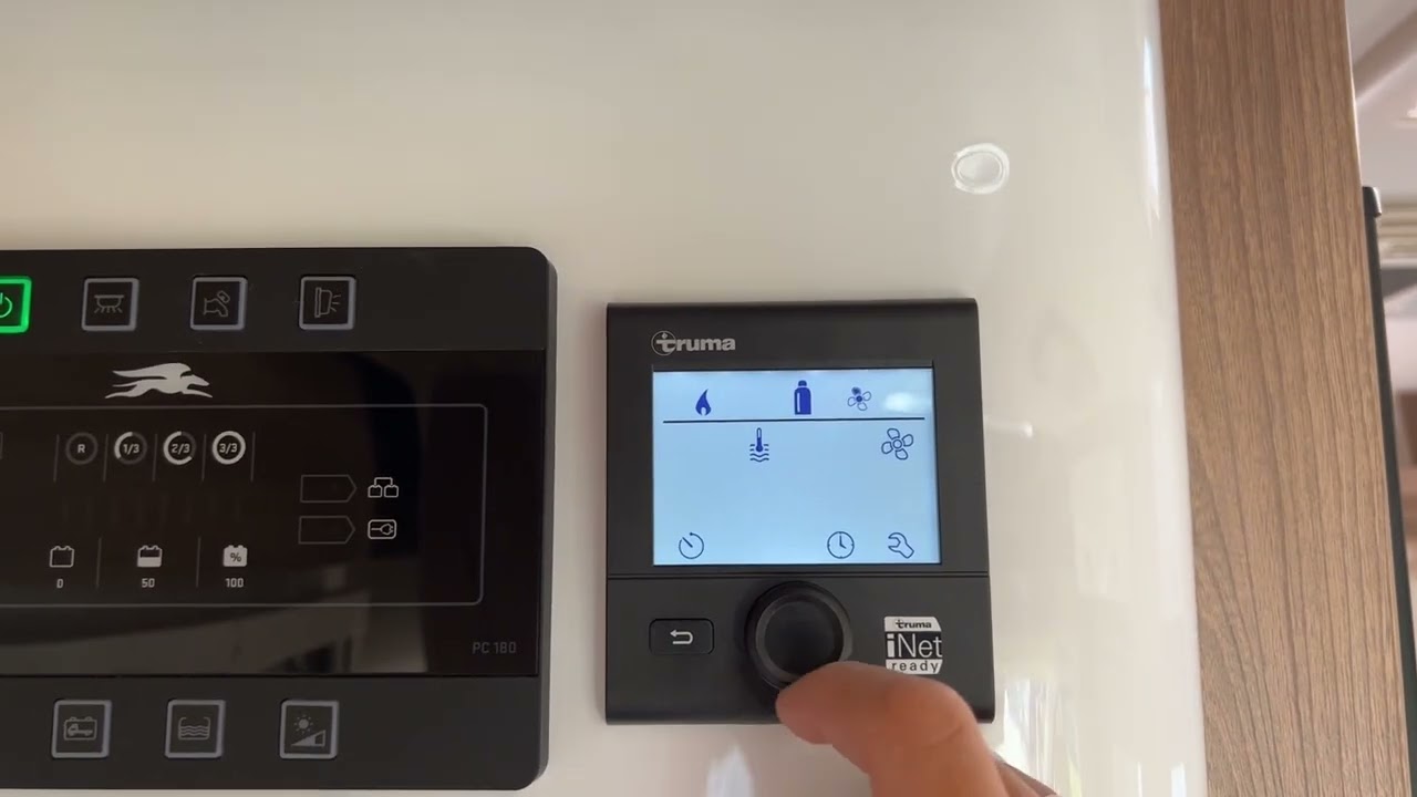 Lakóautó fűtés kezelőfelület használata