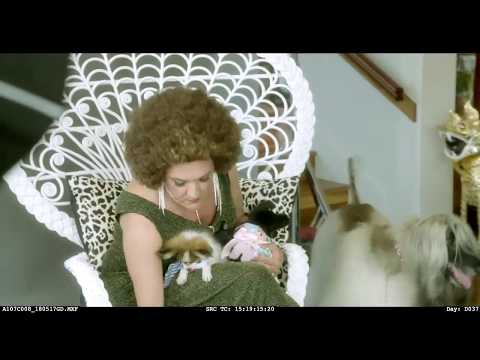 Jana and her pets - EXTENDED SCENE - Lunatics