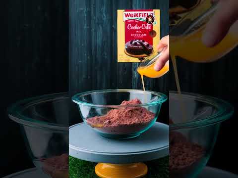 बस तीन चीज़ों से बनाएं कुकर में eggless chocolate cake|