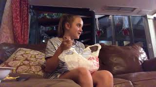 my “non-asian” friend tries asian snacks!! 😂